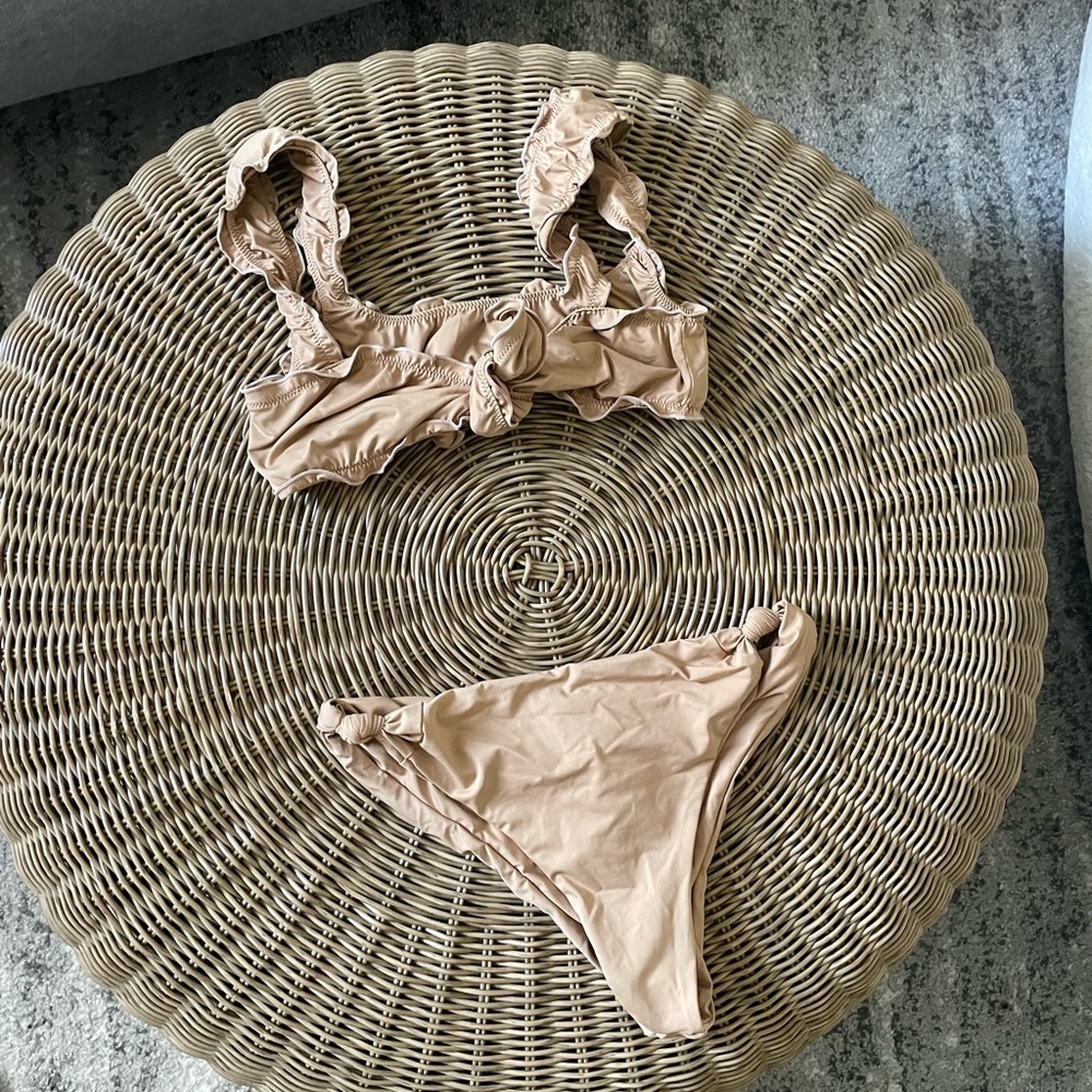 Frankies bikini knot bikini in beige
